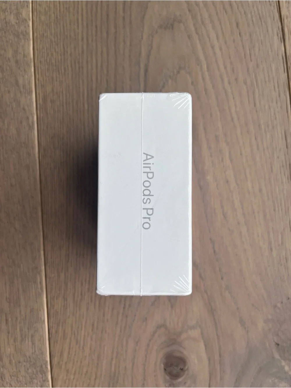 Apple Wireless Earbuds in White with Charging Case
